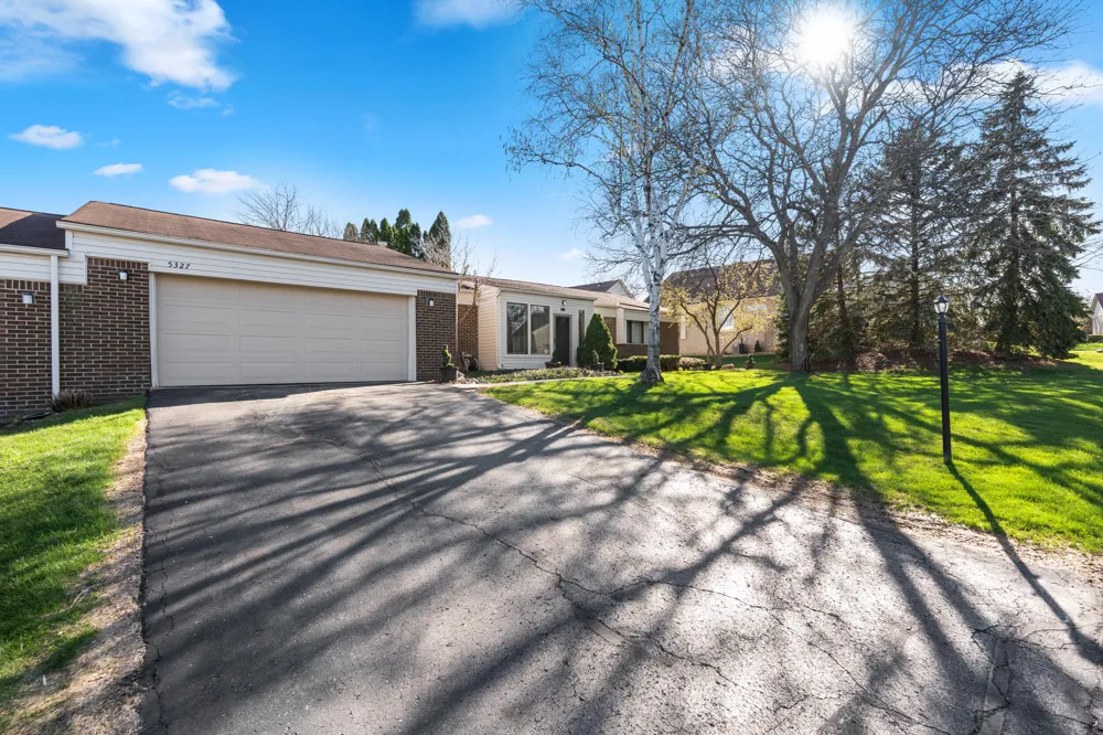 5327 Fairway Court West Bloomfield, MI 48323