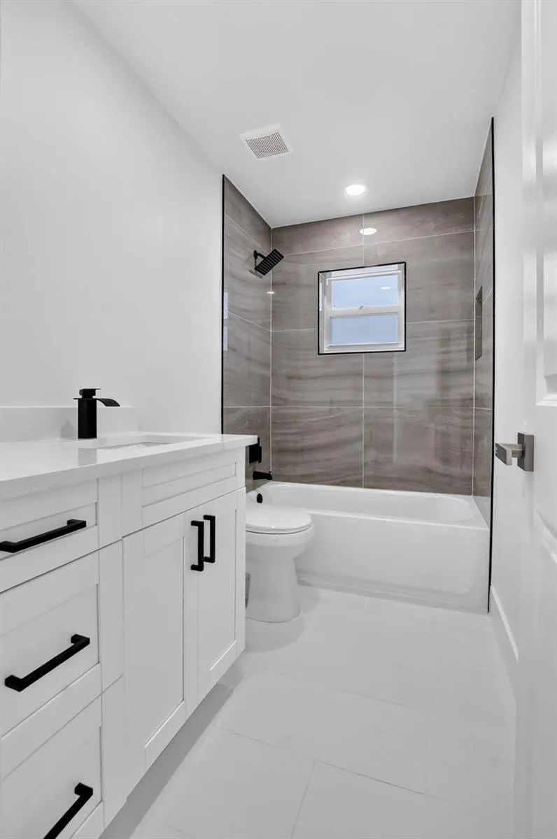386 NW 40th Terrace Deerfield Beach, FL 33442
