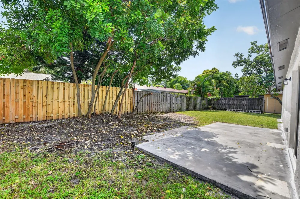 386 NW 40th Terrace Deerfield Beach, FL 33442