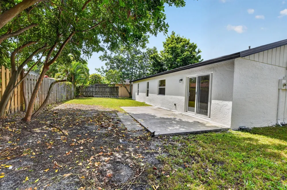 386 NW 40th Terrace Deerfield Beach, FL 33442