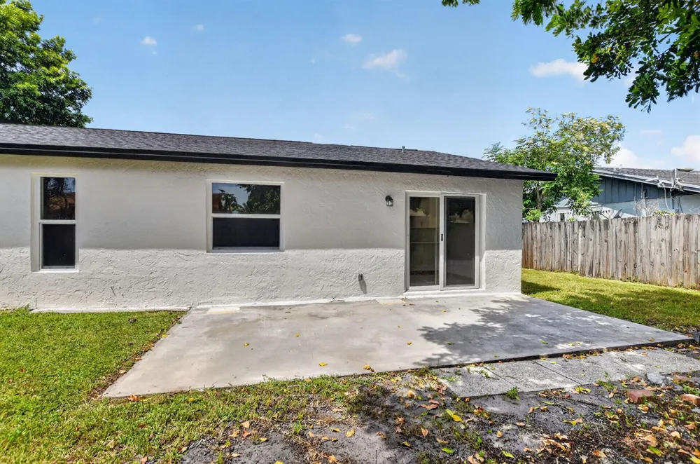 386 NW 40th Terrace Deerfield Beach, FL 33442