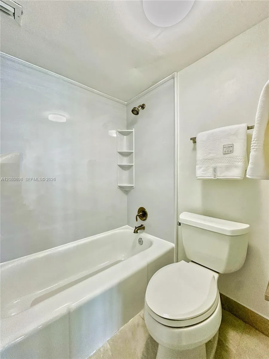 5701 Collins Ave #908 Miami Beach, FL 33140