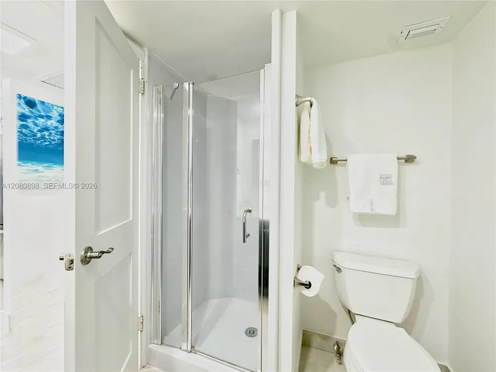 5701 Collins Ave #908 Miami Beach, FL 33140