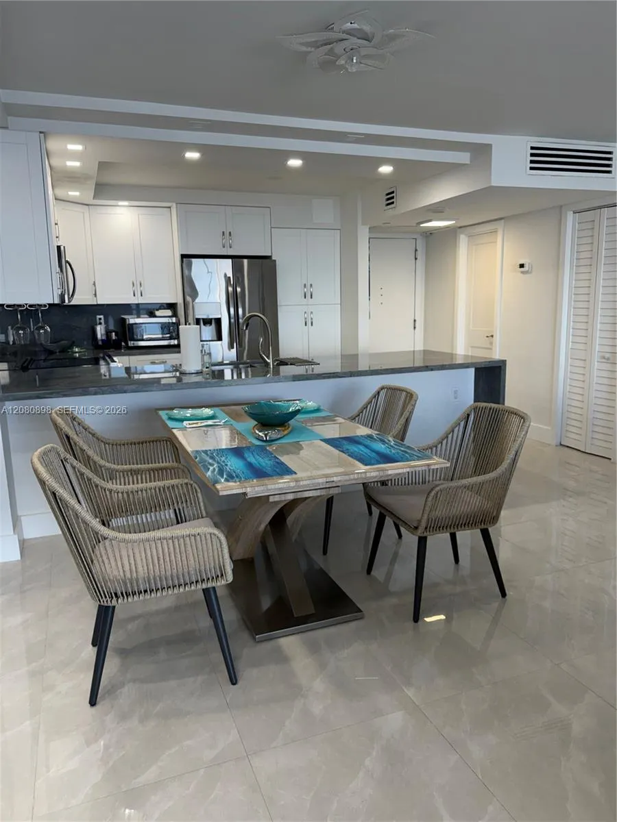 5701 Collins Ave #908 Miami Beach, FL 33140