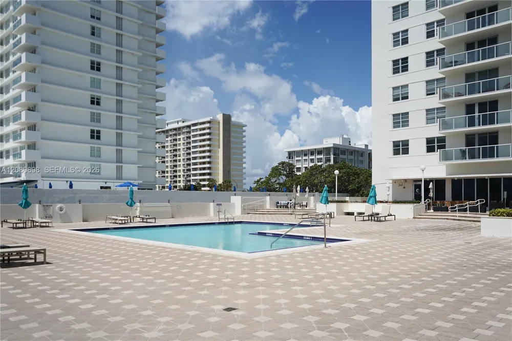 5701 Collins Ave #908 Miami Beach, FL 33140