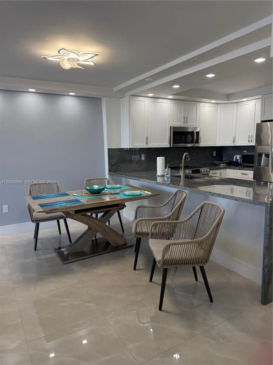 5701 Collins Ave #908 Miami Beach, FL 33140