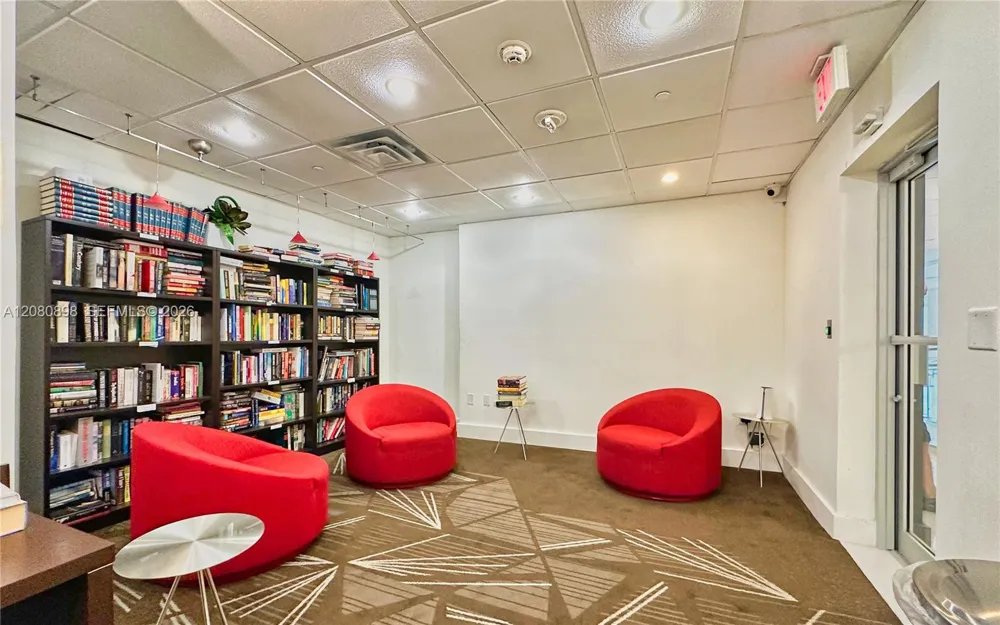 5701 Collins Ave #908 Miami Beach, FL 33140
