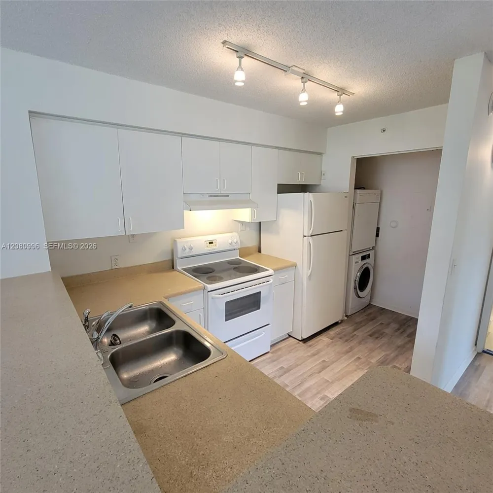 7824 Sonoma Springs Cir #101 Lake Worth, FL 33463