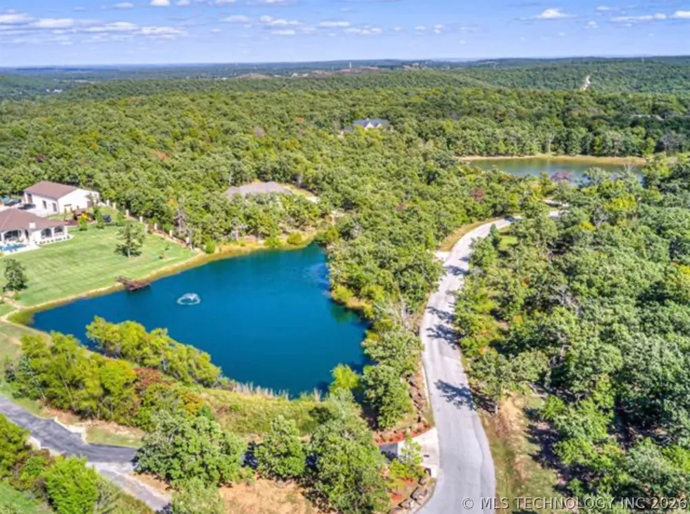 25 Windridge Drive Sand Springs, OK 74063