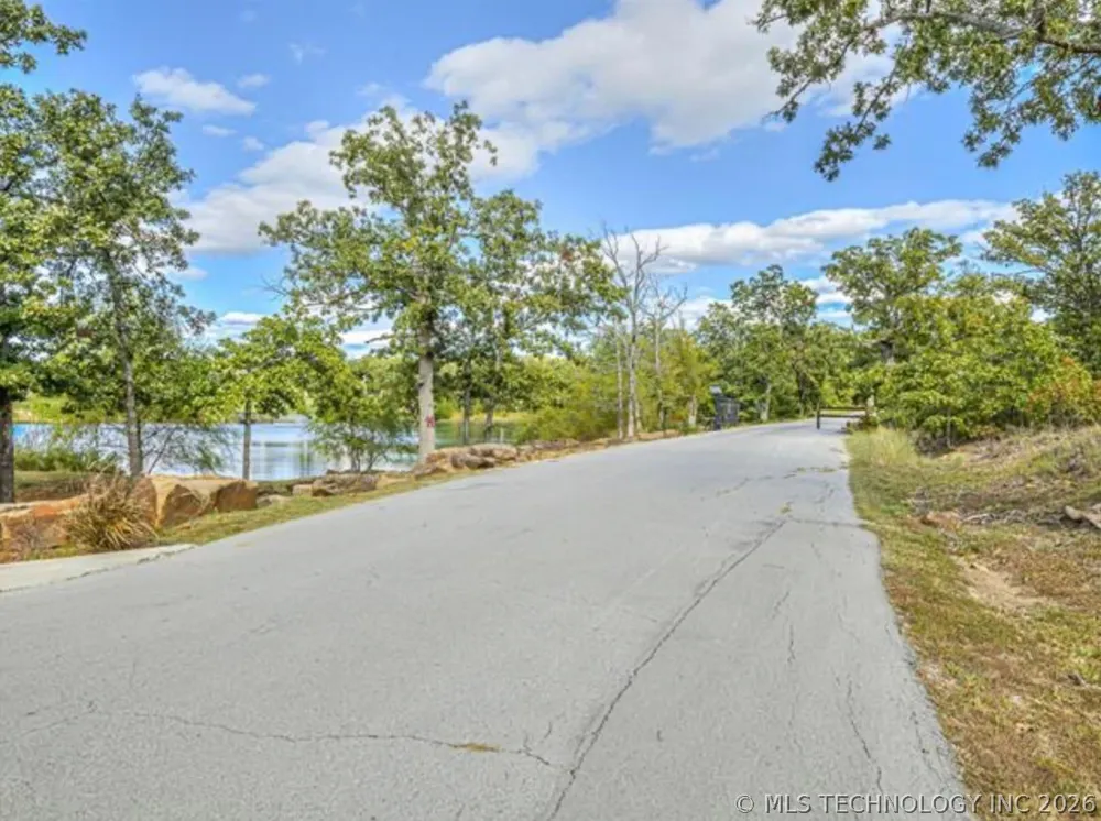25 Windridge Drive Sand Springs, OK 74063