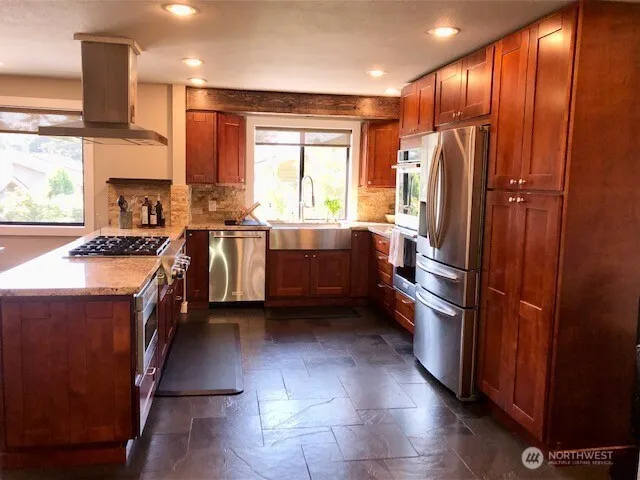 11426 105th Place NE Kirkland, WA 98033