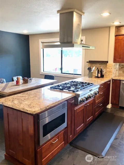 11426 105th Place NE Kirkland, WA 98033