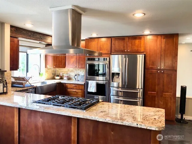11426 105th Place NE Kirkland, WA 98033