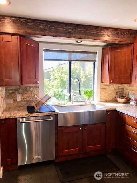 11426 105th Place NE Kirkland, WA 98033