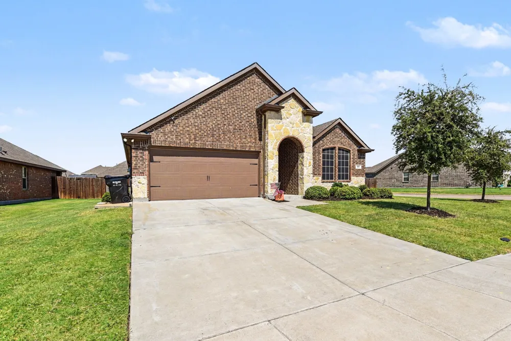 127 Longhorn Pass Caddo Mills, TX 75135