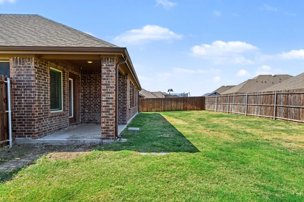 127 Longhorn Pass Caddo Mills, TX 75135