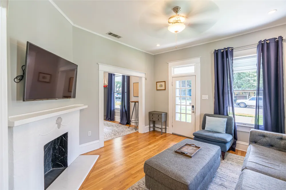 5511 Worth Street Dallas, TX 75214