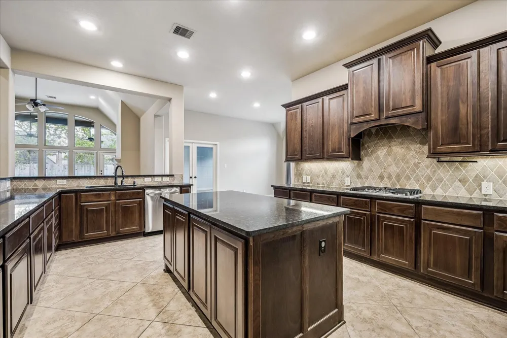 18638 Roslyn Springs Drive Spring, TX 77388