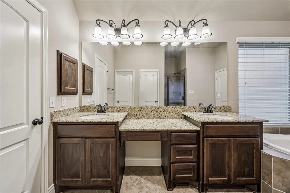 18638 Roslyn Springs Drive Spring, TX 77388