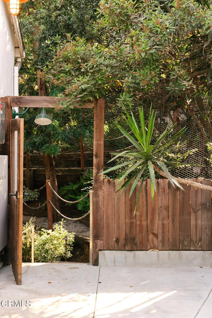 8008 Jorderr Avenue Los Angeles, CA 90046