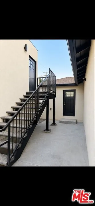 21928 Viscanio Rd Woodland Hills, CA 91364