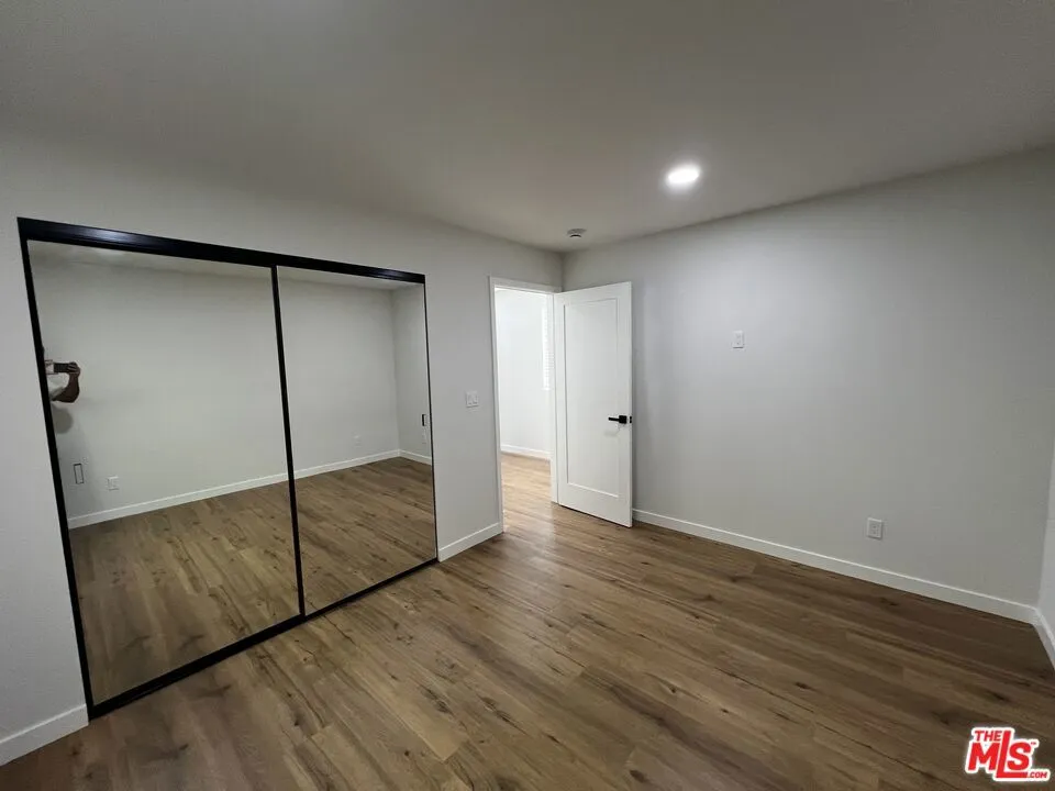 21928 Viscanio Rd Woodland Hills, CA 91364