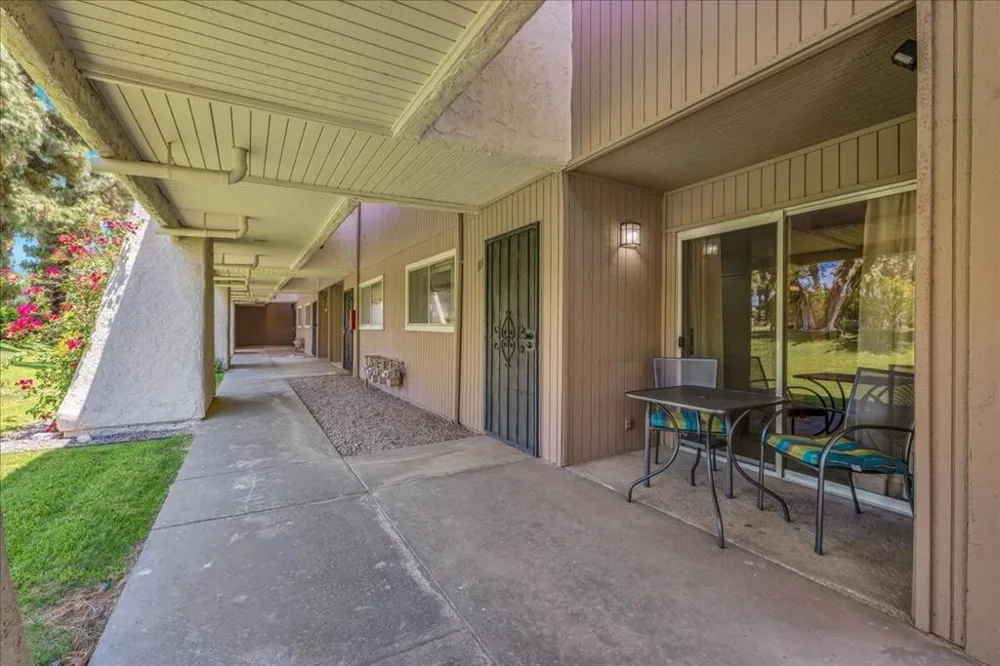 2860 Los Felices Road #101 Palm Springs, CA 92262