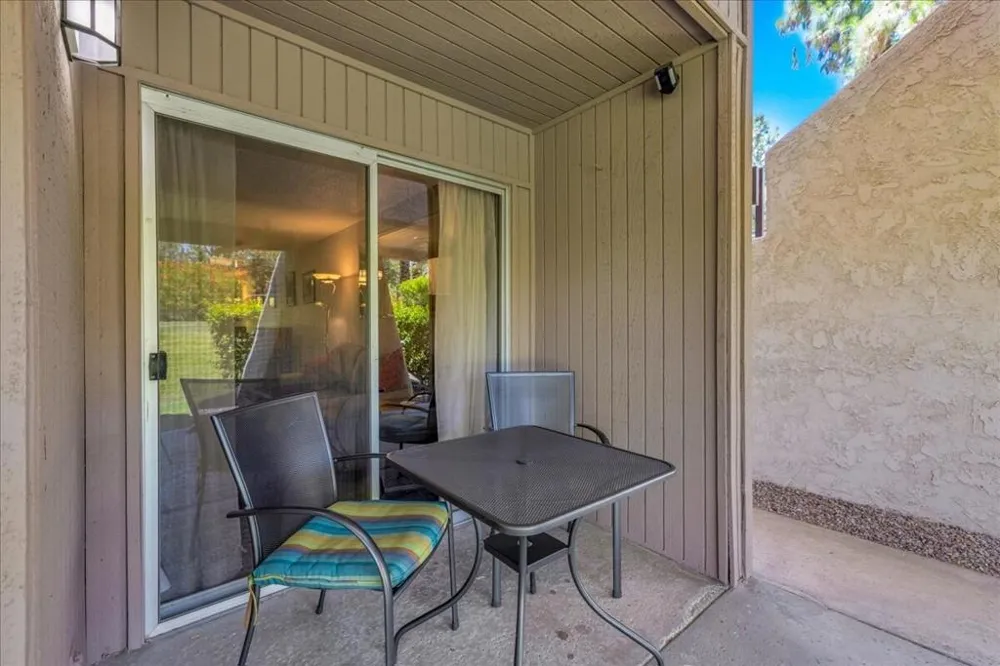 2860 Los Felices Road #101 Palm Springs, CA 92262