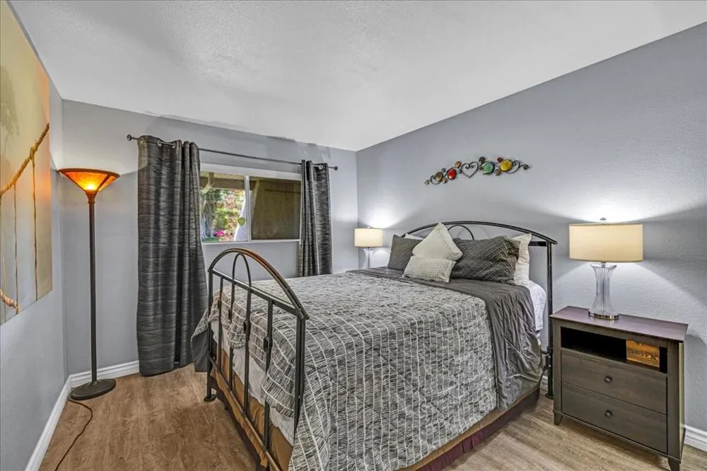 2860 Los Felices Road #101 Palm Springs, CA 92262