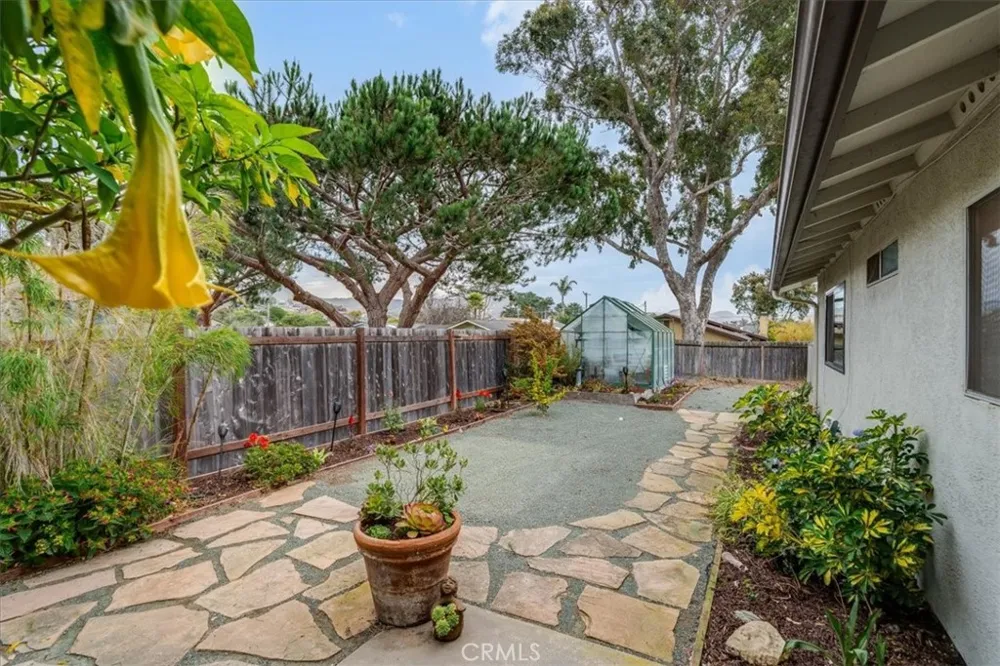 1536 15th Los Osos, CA 93402