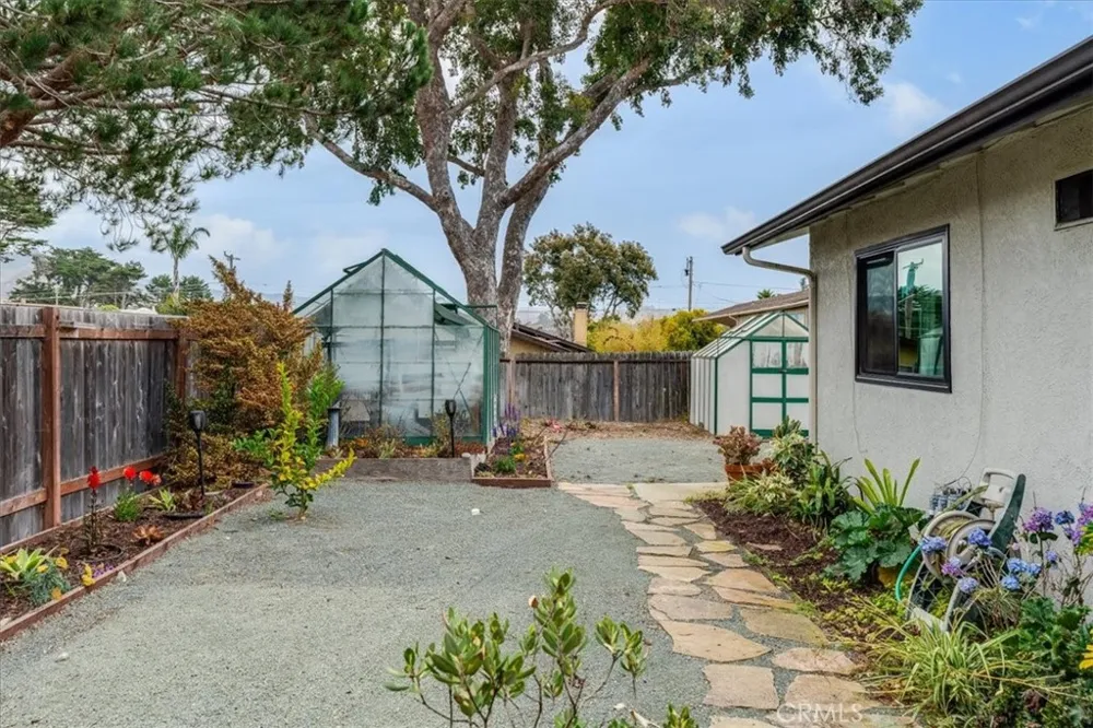 1536 15th Los Osos, CA 93402
