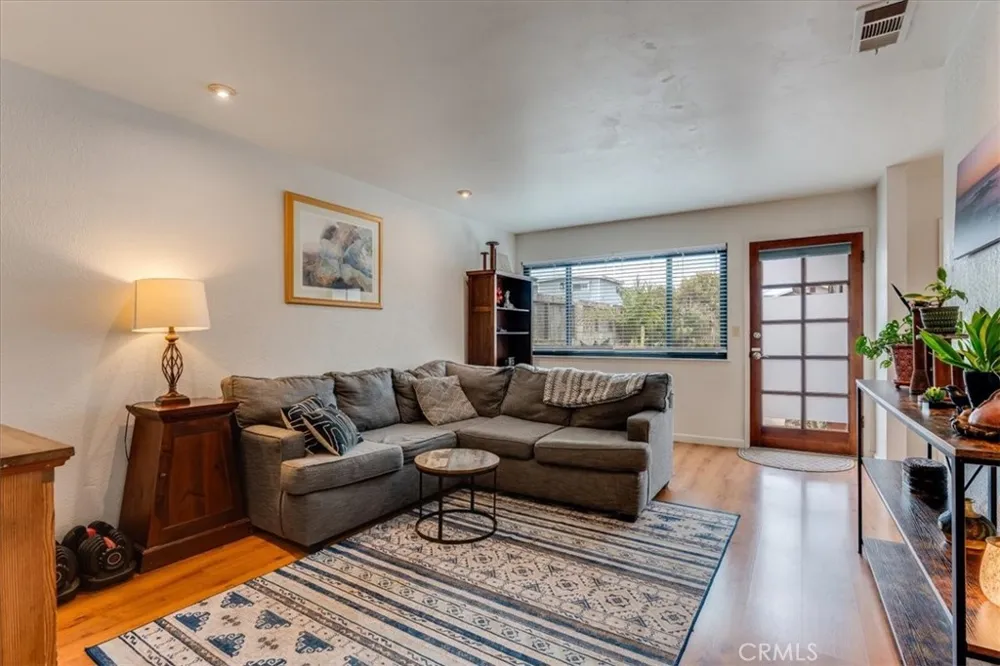 1536 15th Los Osos, CA 93402