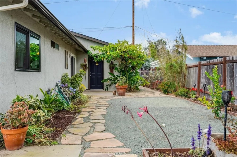 1536 15th Los Osos, CA 93402