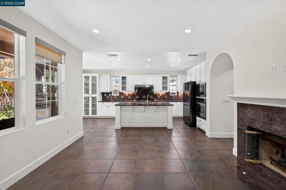 5210 S Montecito Dr Concord, CA 94521