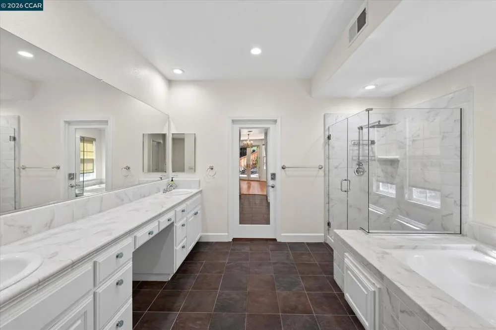 5210 S Montecito Dr Concord, CA 94521