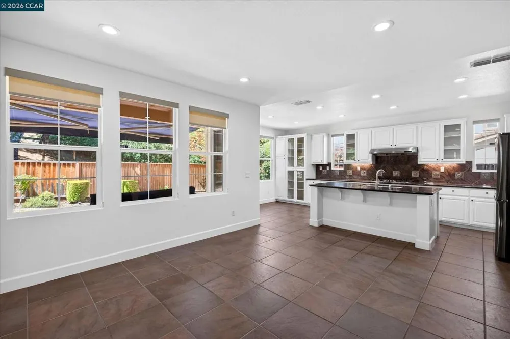 5210 S Montecito Dr Concord, CA 94521