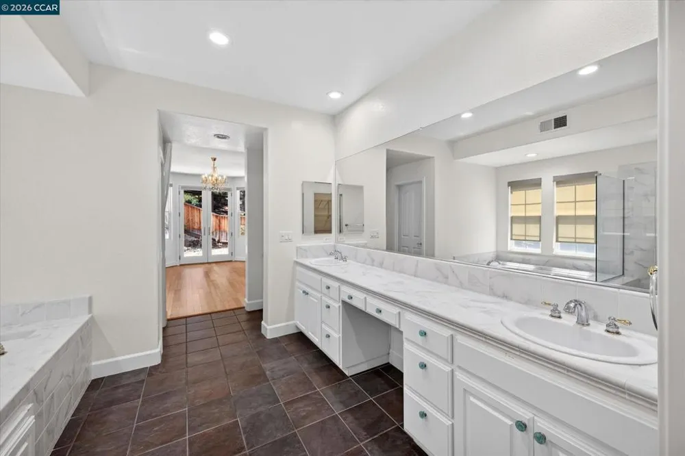 5210 S Montecito Dr Concord, CA 94521