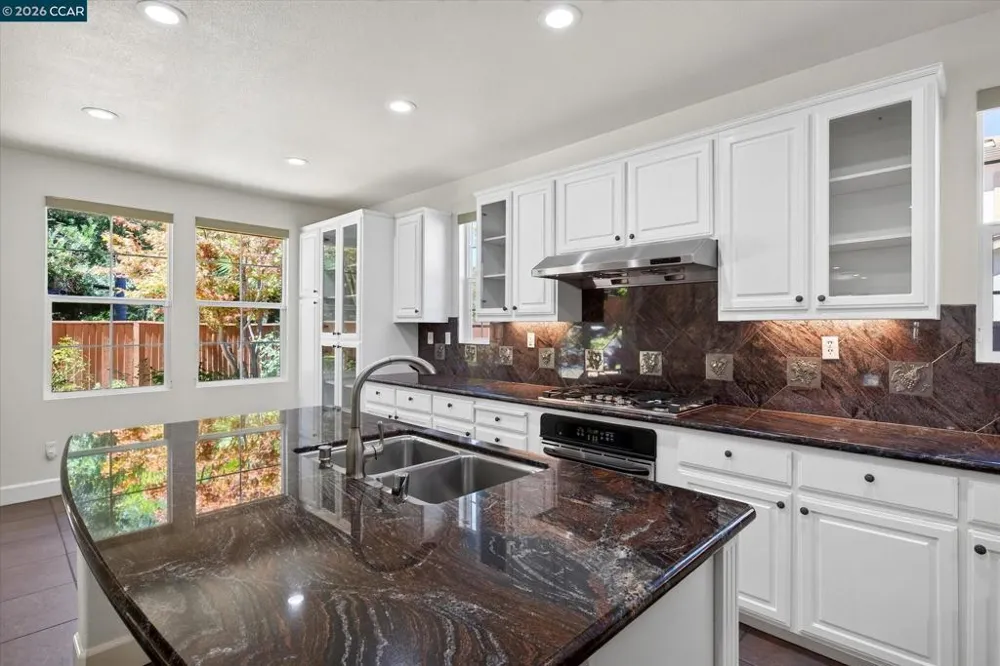 5210 S Montecito Dr Concord, CA 94521