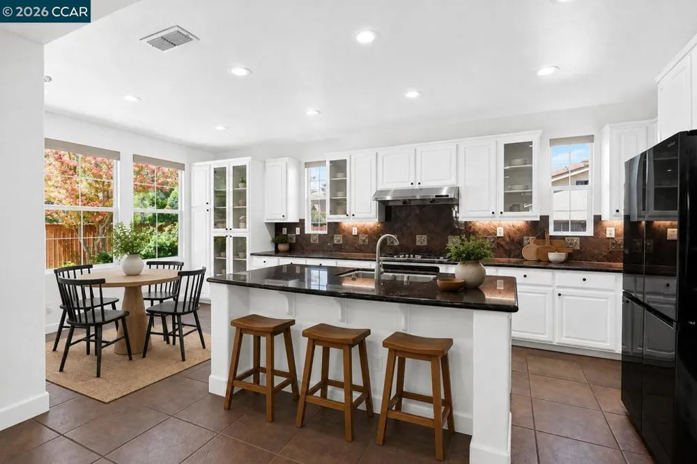 5210 S Montecito Dr Concord, CA 94521