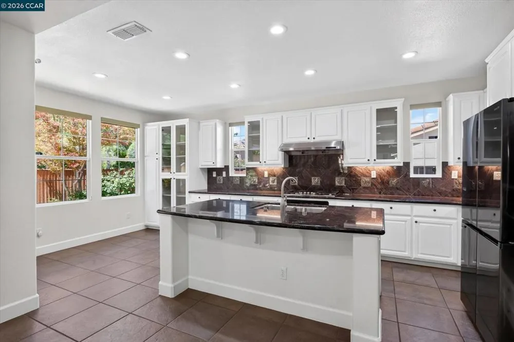 5210 S Montecito Dr Concord, CA 94521