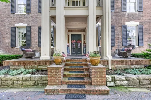 137 3rd Avenue Franklin, TN 37064