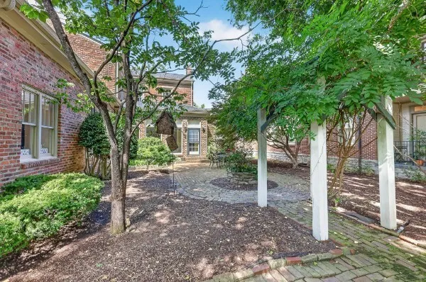 137 3rd Avenue Franklin, TN 37064