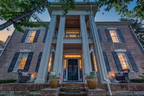 137 3rd Avenue Franklin, TN 37064