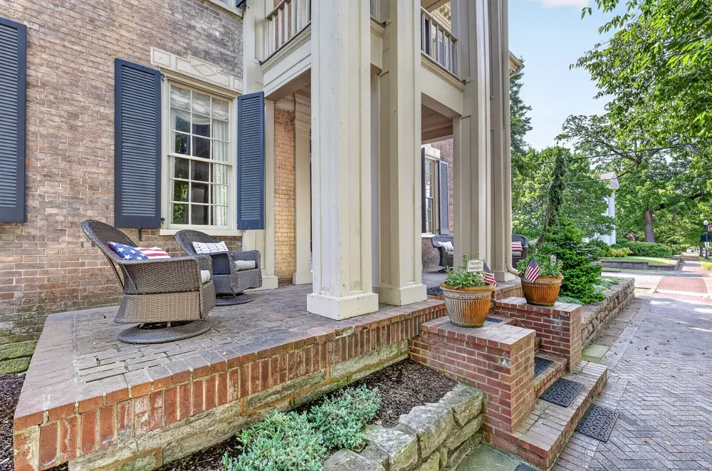137 3rd Avenue Franklin, TN 37064