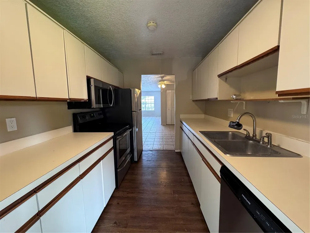 5343 HANSEL AVENUE #F4 Orlando, FL 32809