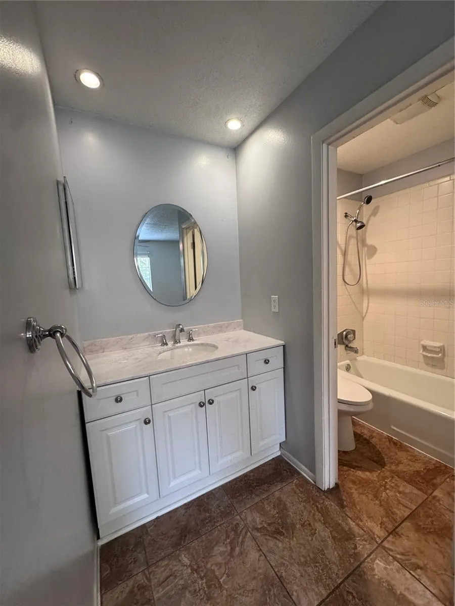 5343 HANSEL AVENUE #F4 Orlando, FL 32809