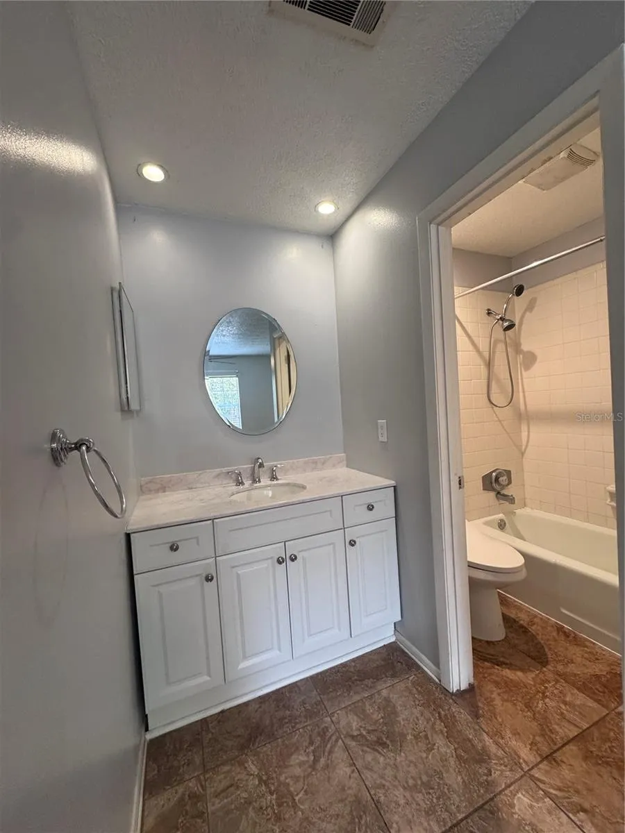 5343 HANSEL AVENUE #F4 Orlando, FL 32809