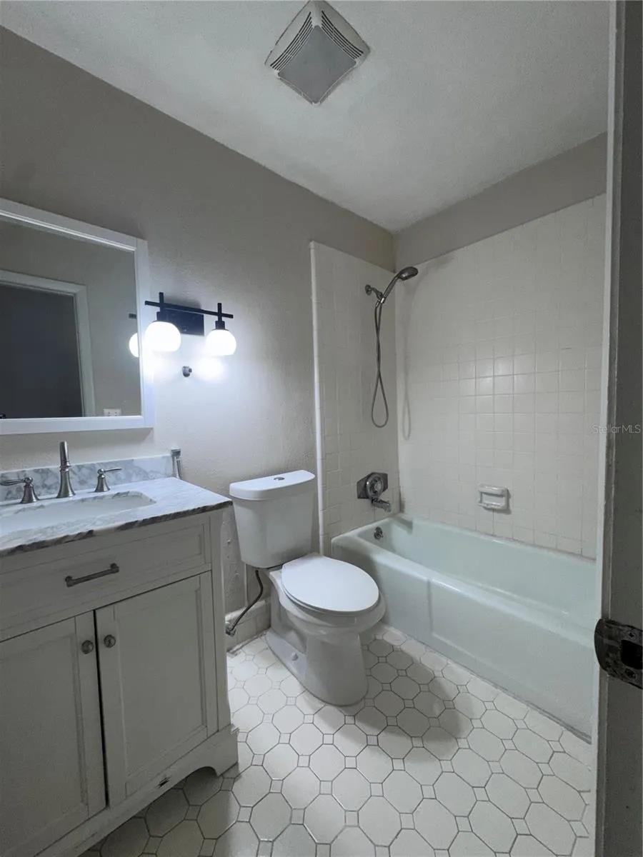 5343 HANSEL AVENUE #F4 Orlando, FL 32809