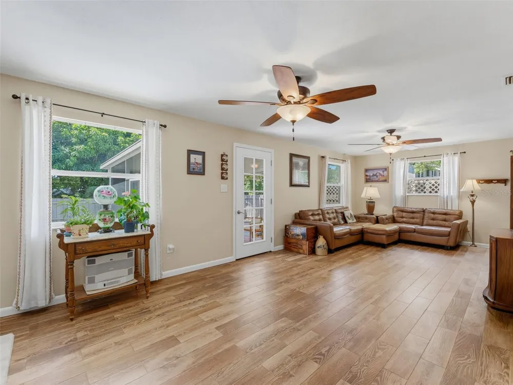 1575 JASMINE WAY Clearwater, FL 33756