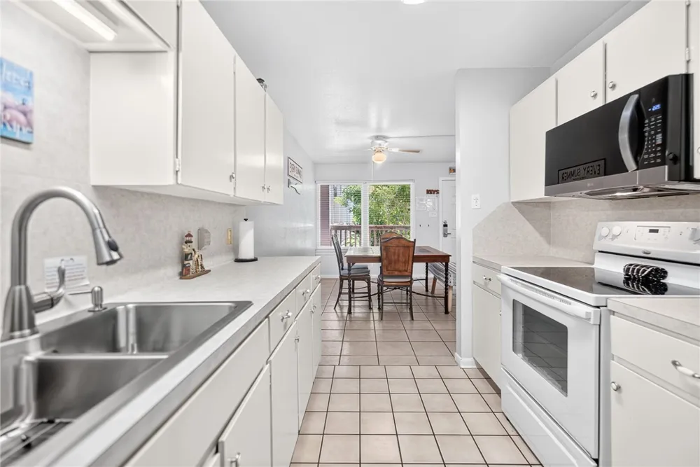 15005 WINDWARD DRIVE #122 Corpus Christi, TX 78418